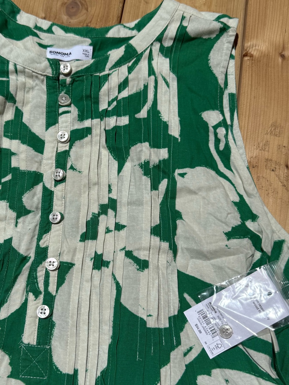 Green and Cream Floral Sleeveless Dress - Picture 2 of 2